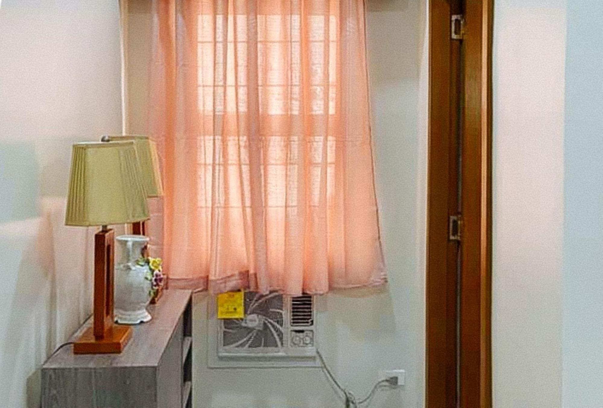 Leonila'S Travellers Inn Iloilo City Dış mekan fotoğraf