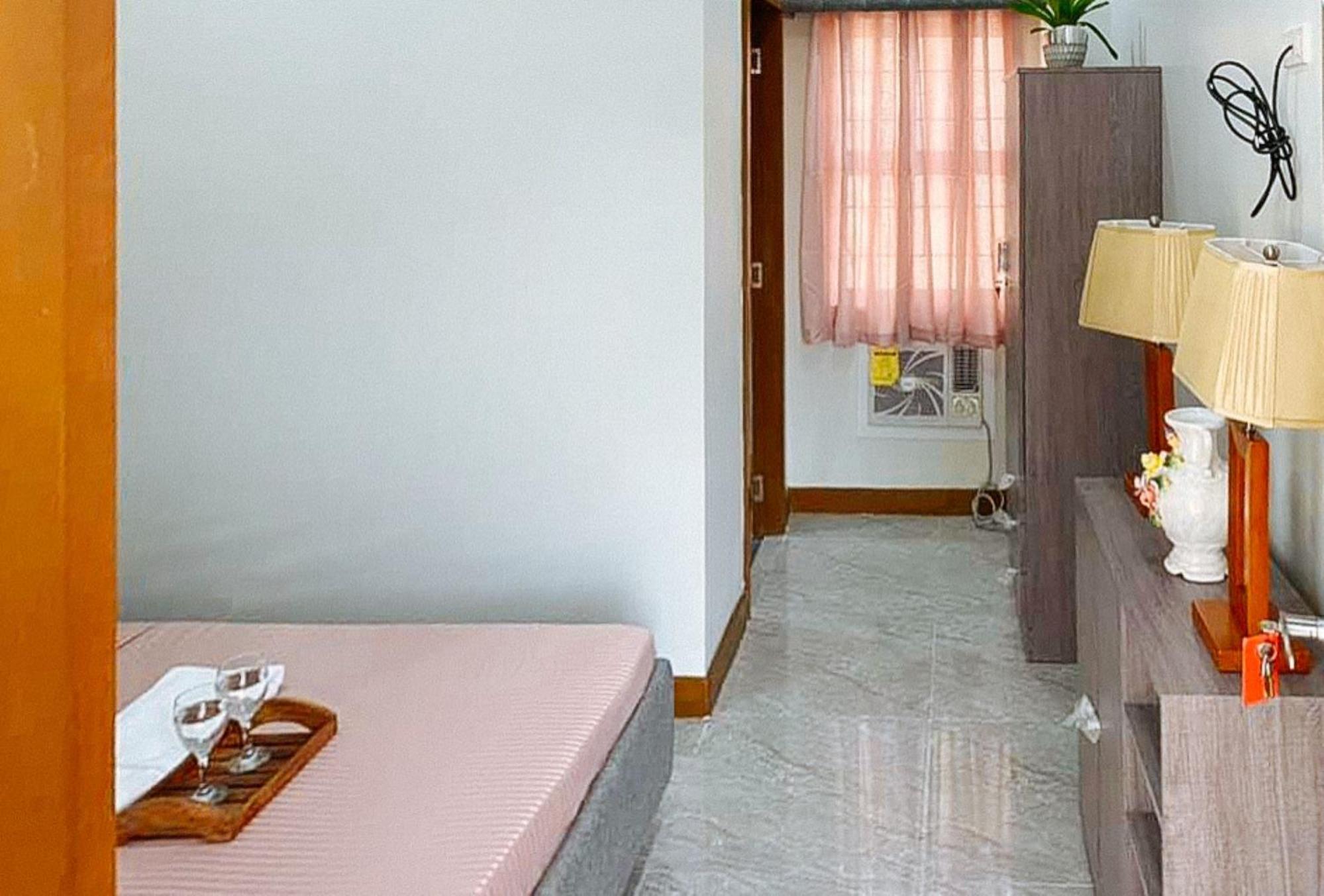 Leonila'S Travellers Inn Iloilo City Dış mekan fotoğraf
